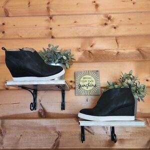 Linea Paolo Felicia Boot Wedge Hidden Heel Black Leather Sneaker Booties Sz 7.5M